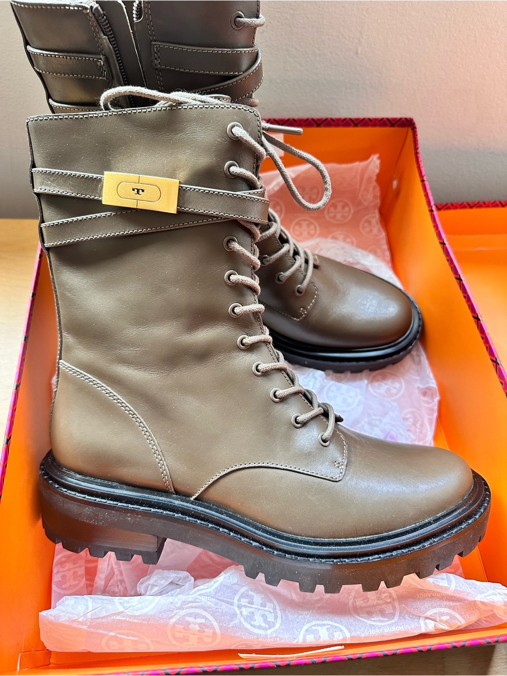 New Tory Burch Olive Green Lace-Up Combat Boots with Gold Logo Plaque size 9.5